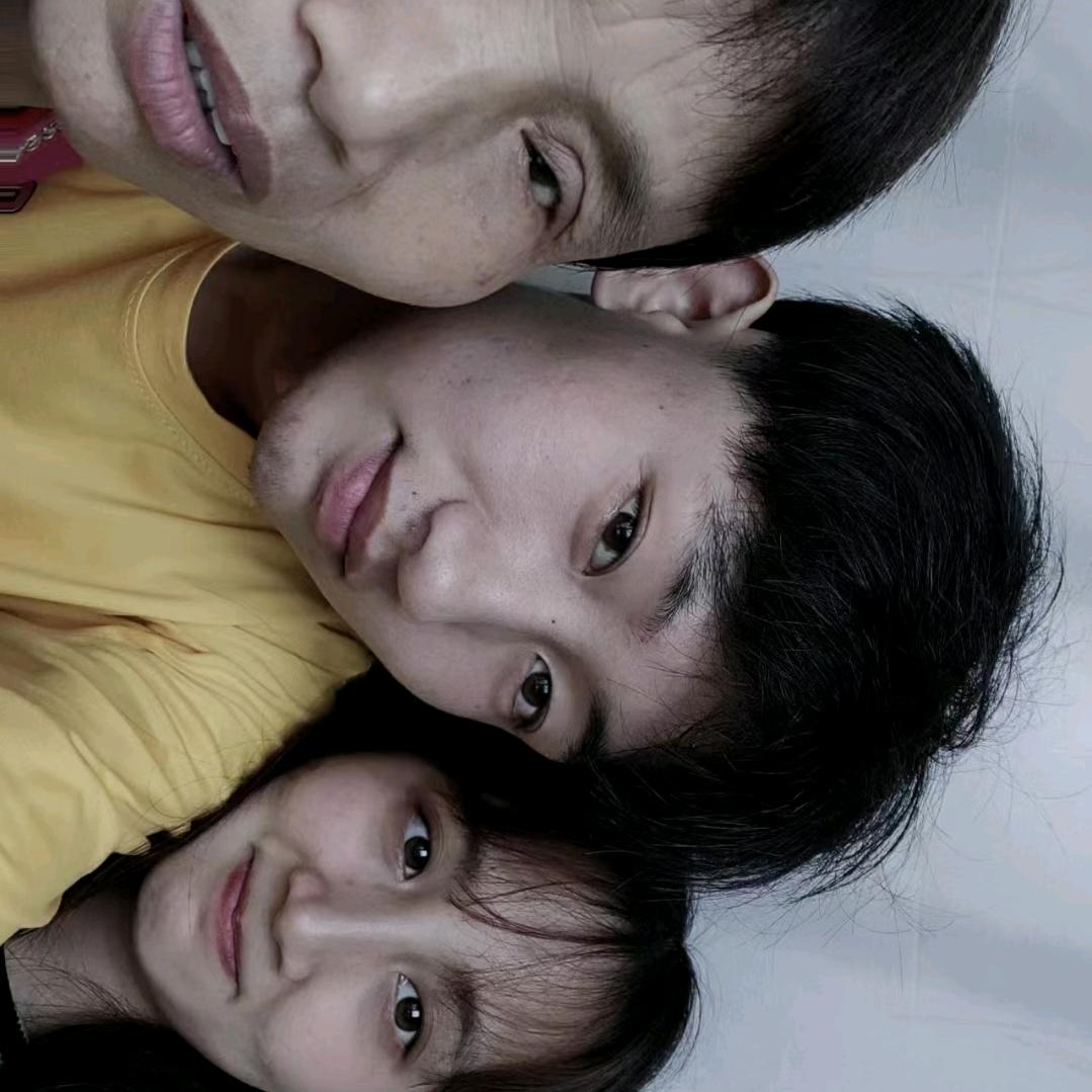 李小兰，七二年八月二十三傻鼠，