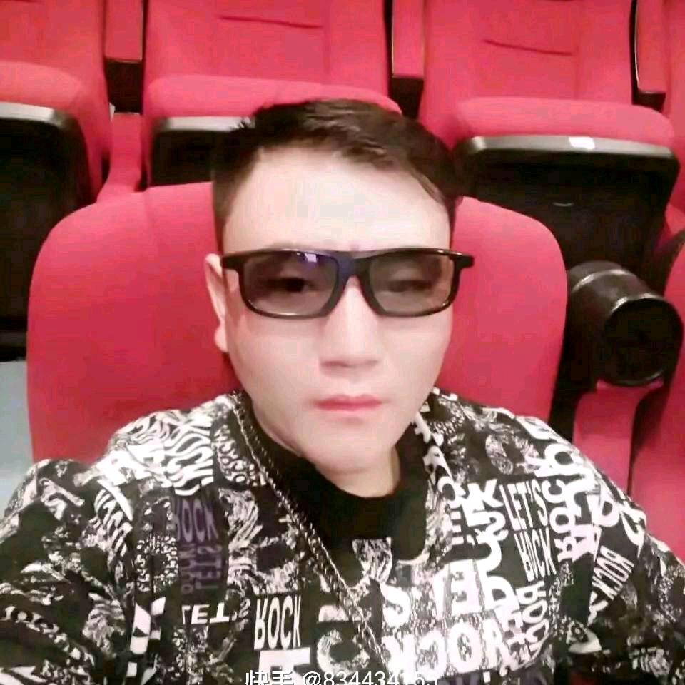 一个人的寂寞，两个人的错。飘江过海