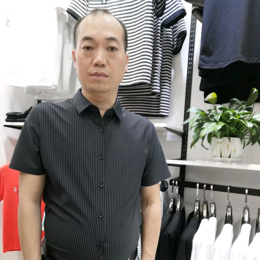 军哥（绥阳男人世界男装）