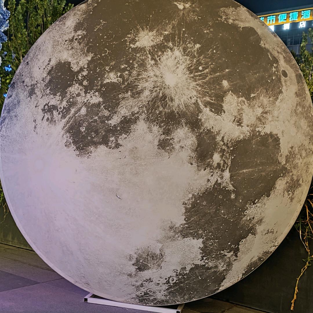 见山，见水，见众生