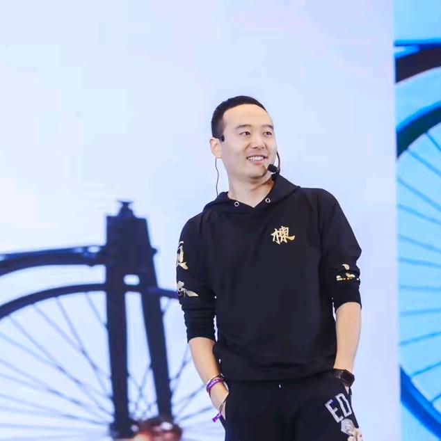 胡说老王✒栋见未来