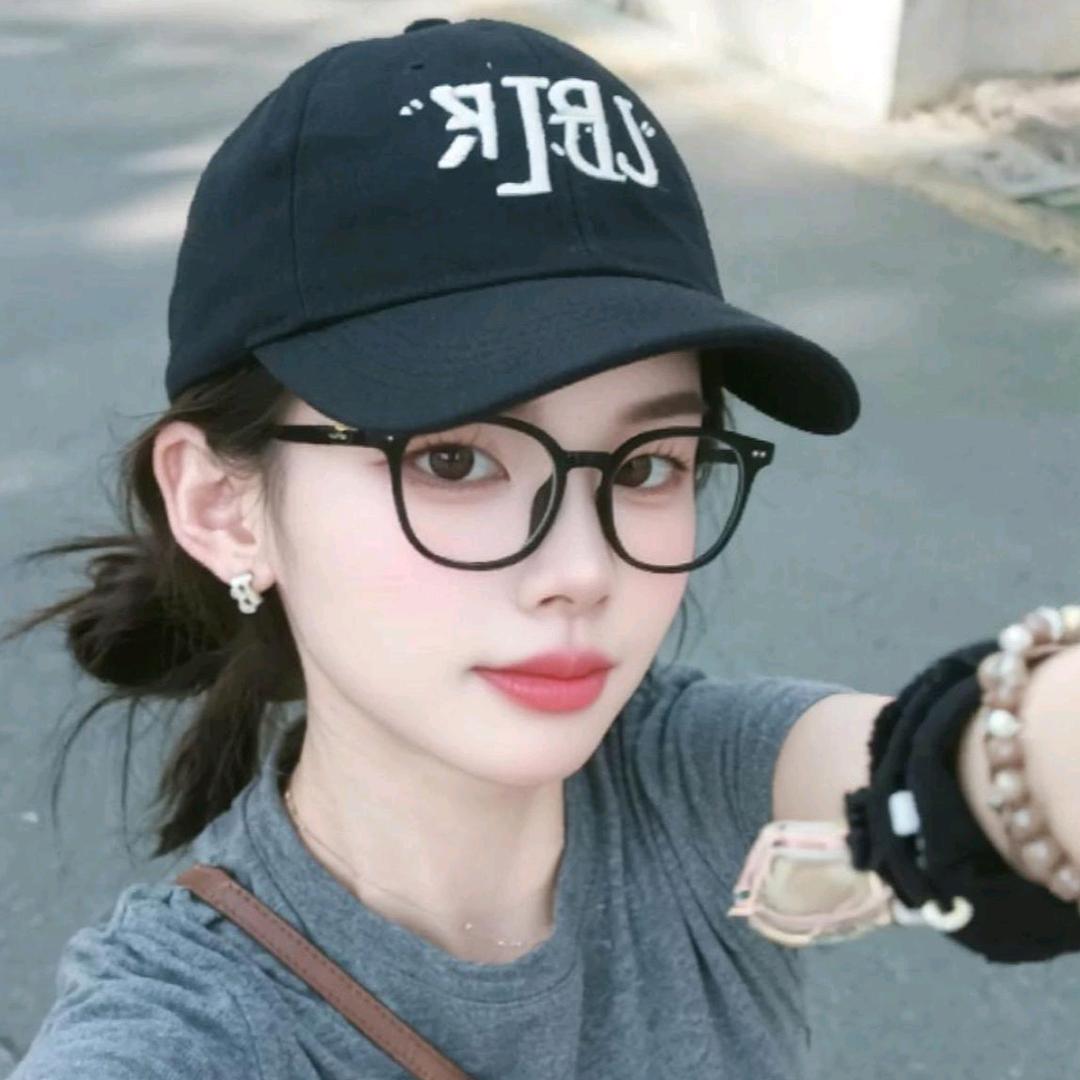 两个皮夹克一个小棉袄
