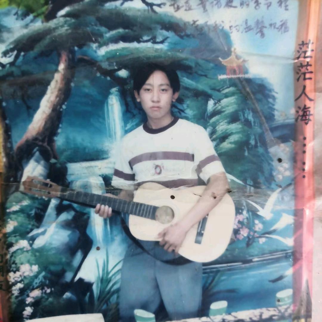 爱钓鱼的何老大