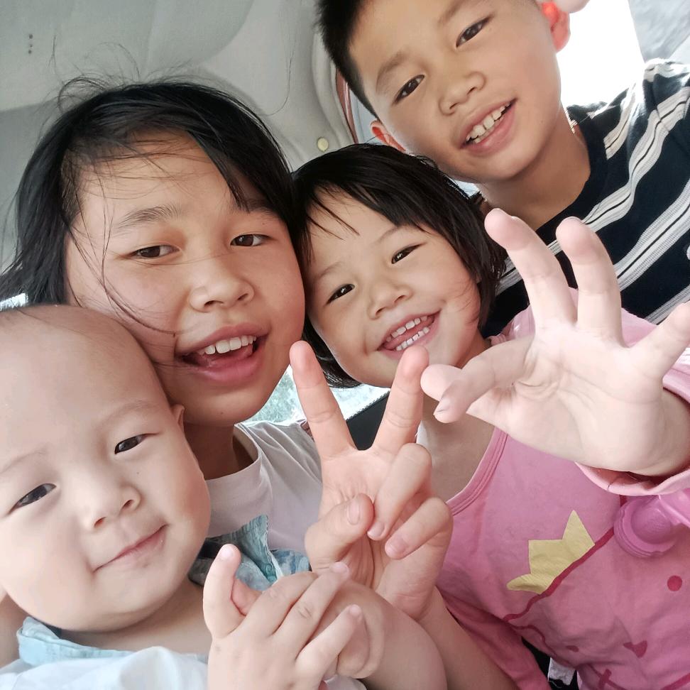 丹丹《爱山歌》