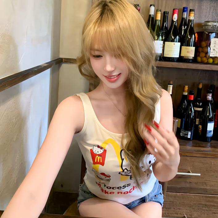 落小佳.