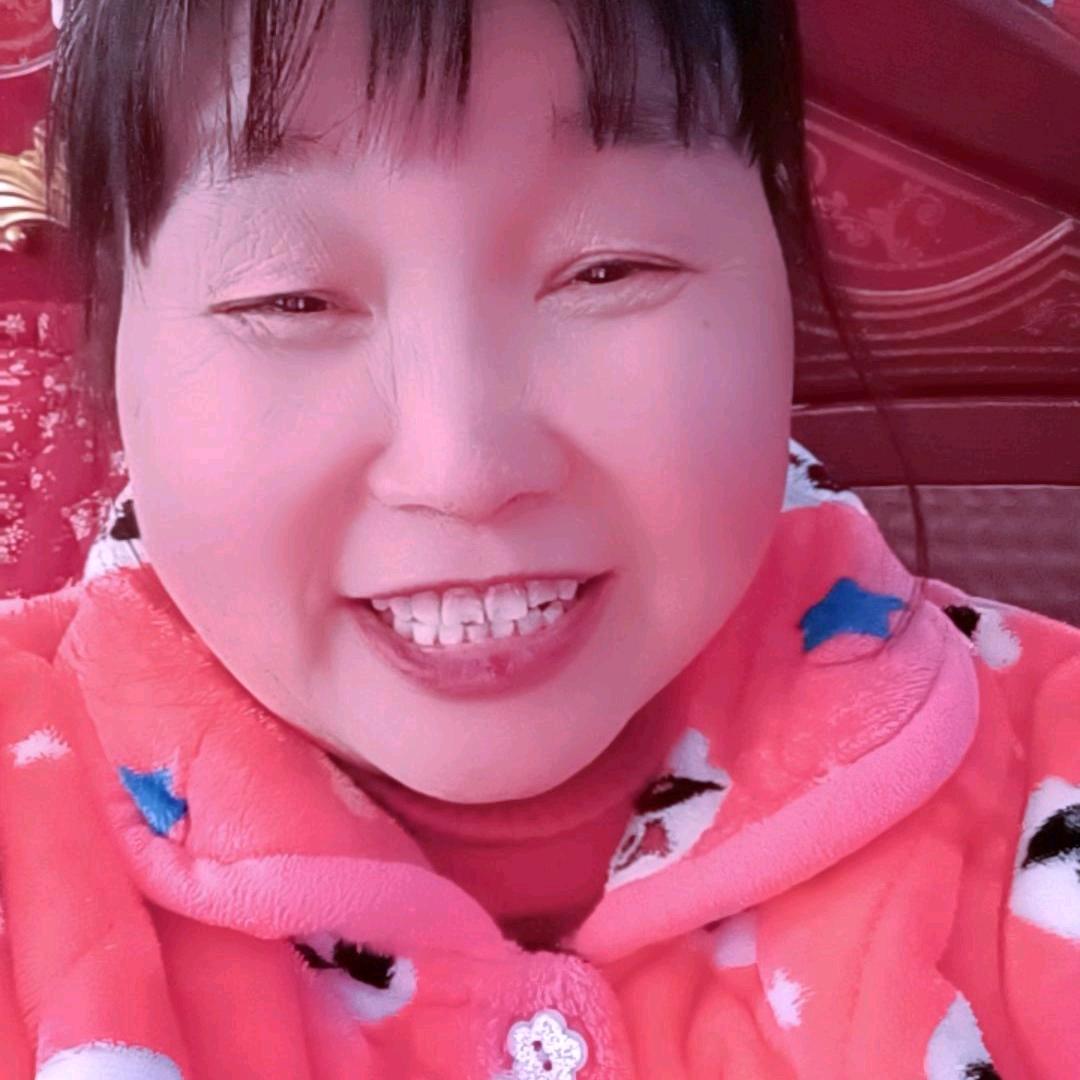 秀丽丽，中午十点半直播开我开的是聊天室K