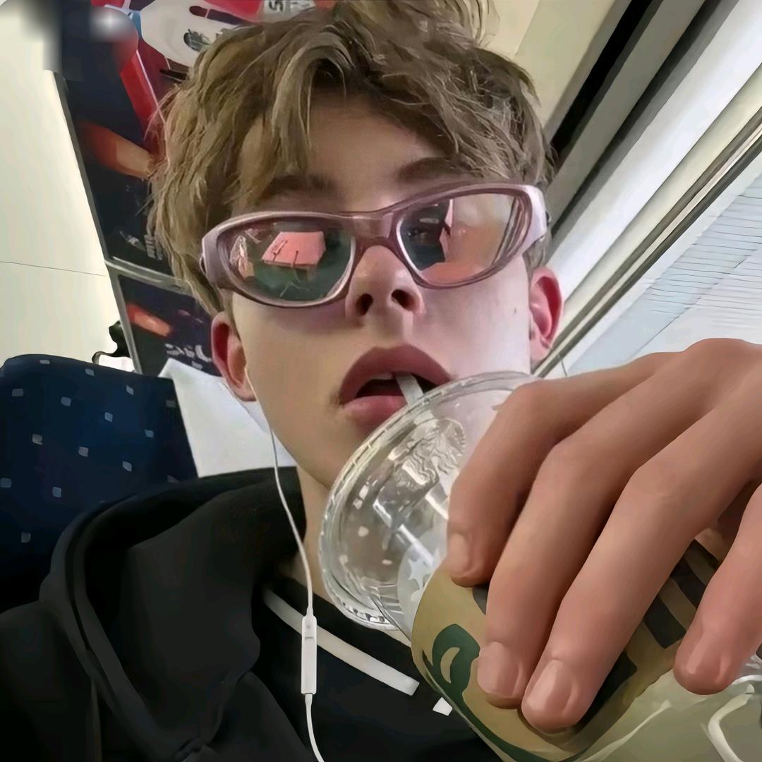 没有背的小瑞