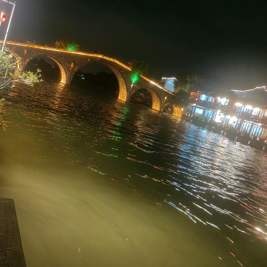 懂你的人才配得拥有，余生好好珍惜🌹🌹