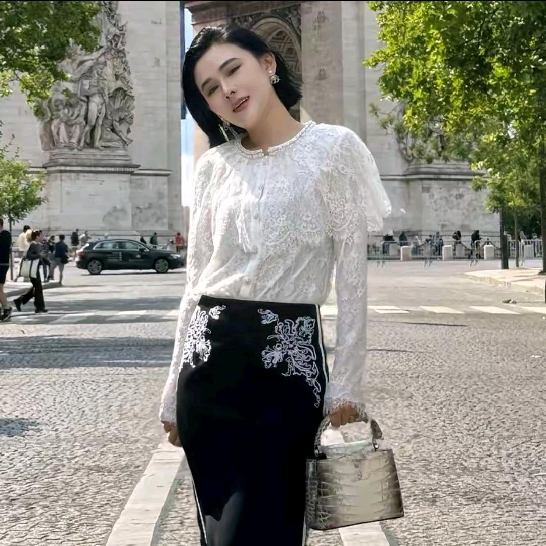 袁艺灵-时尚穿搭直播返场