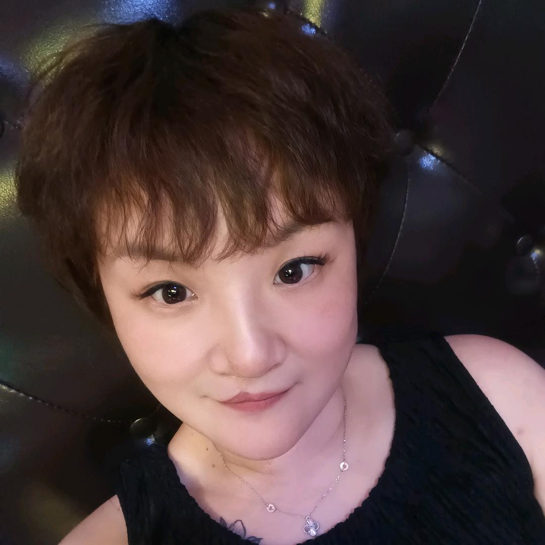 踏雪寻梅