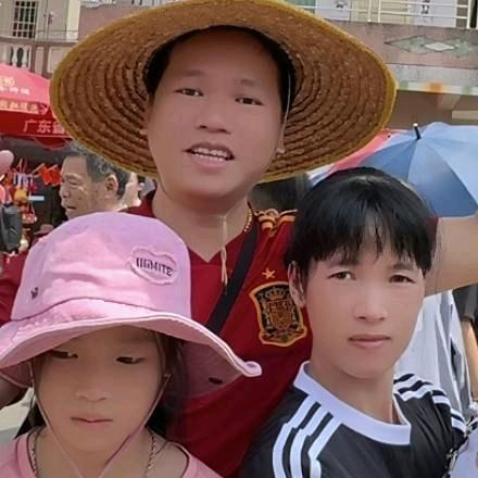 粤西奕笑的老婆芳姐