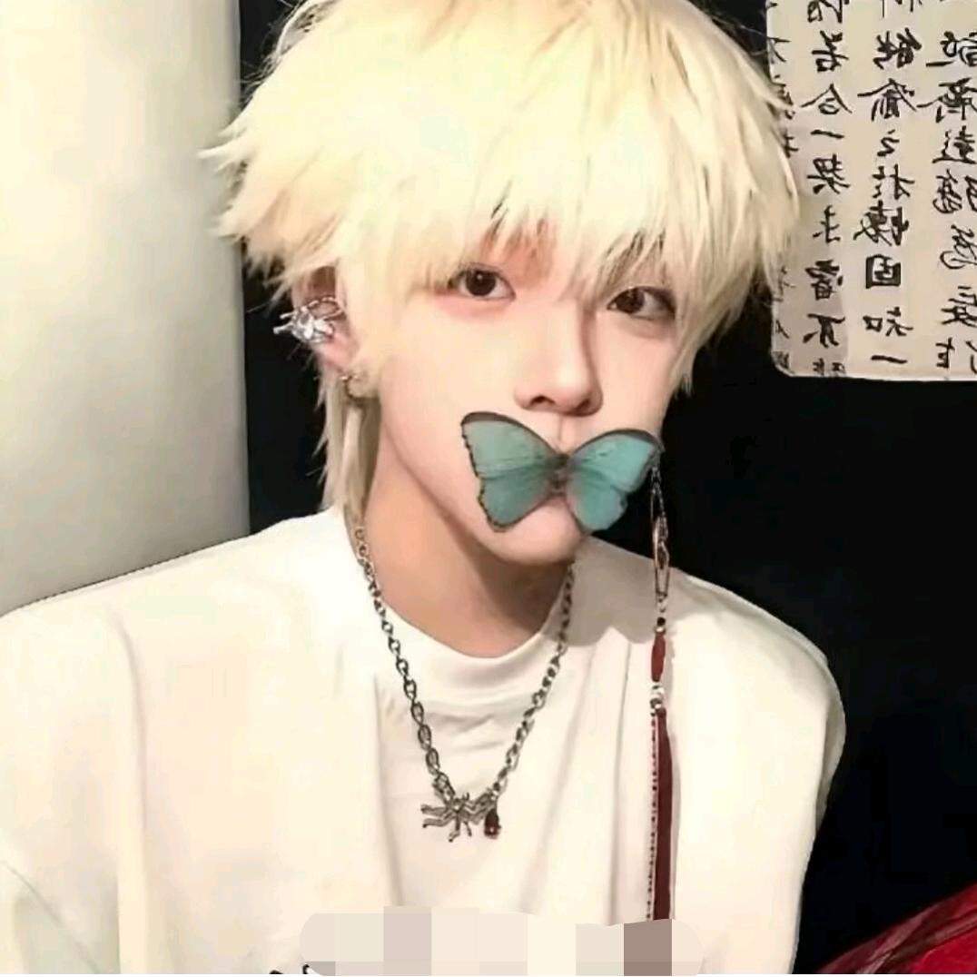 月月摇