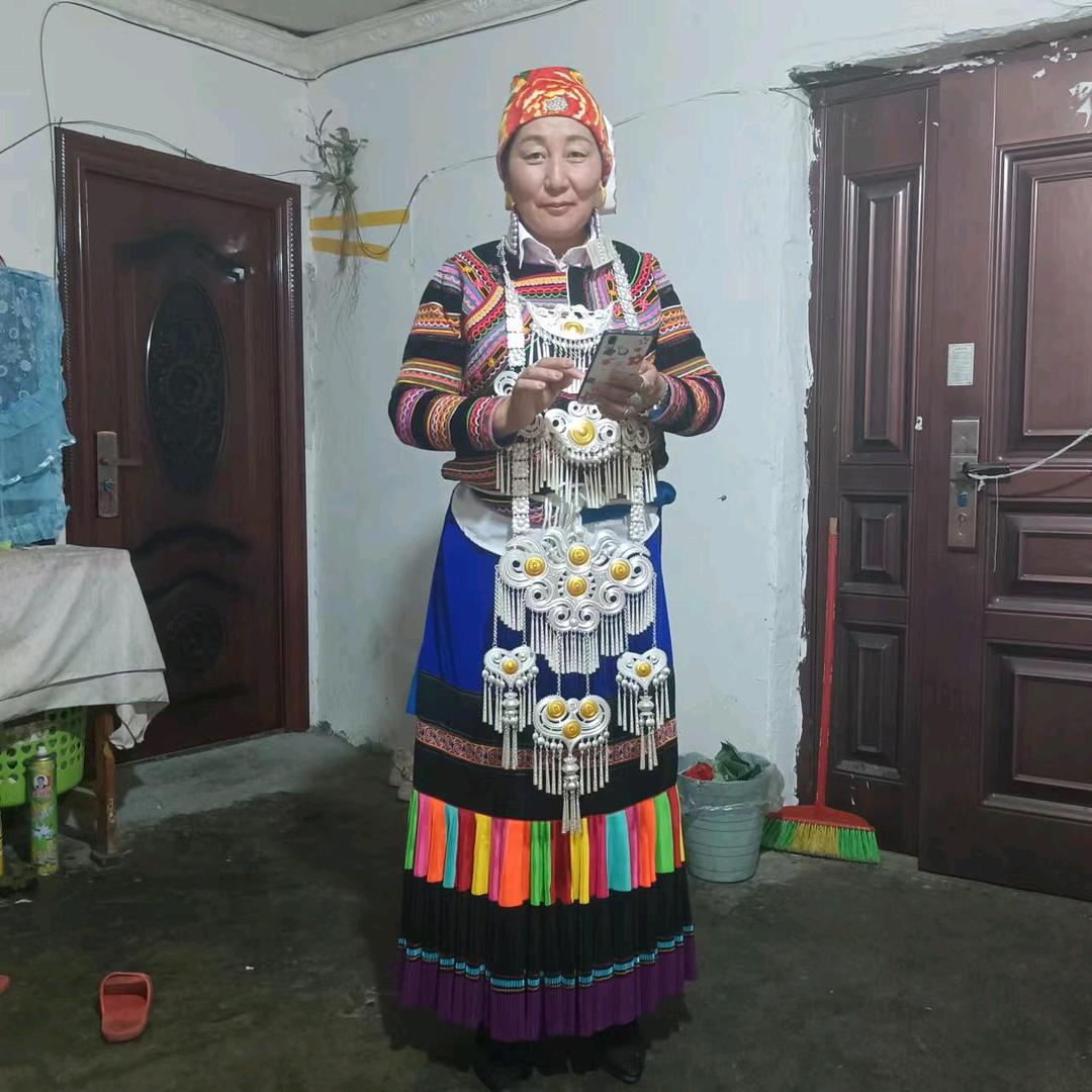 黑莫孑和十五代