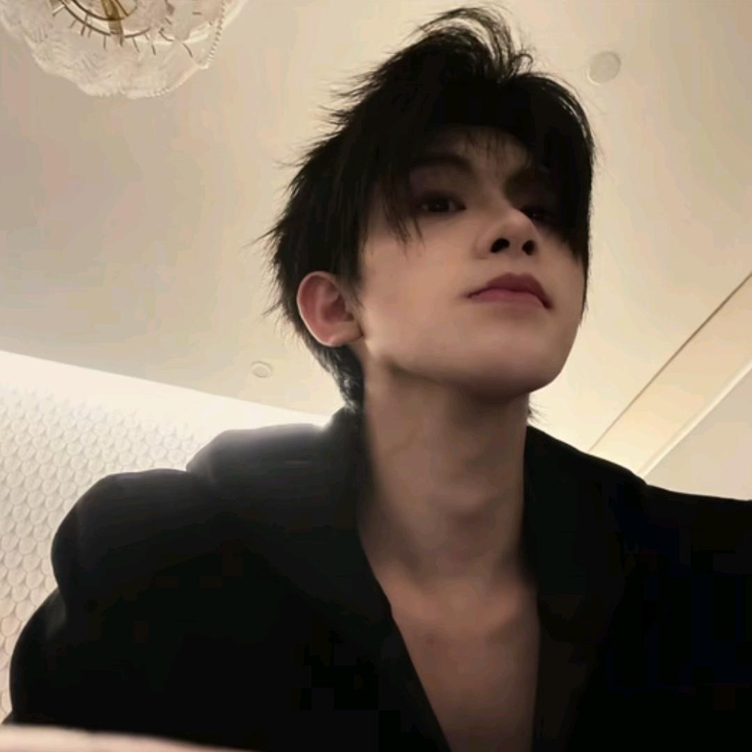 𝓓𝓮𝓲𝓽𝔂.✨听