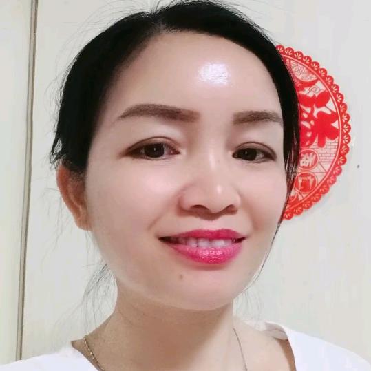 双月映香江