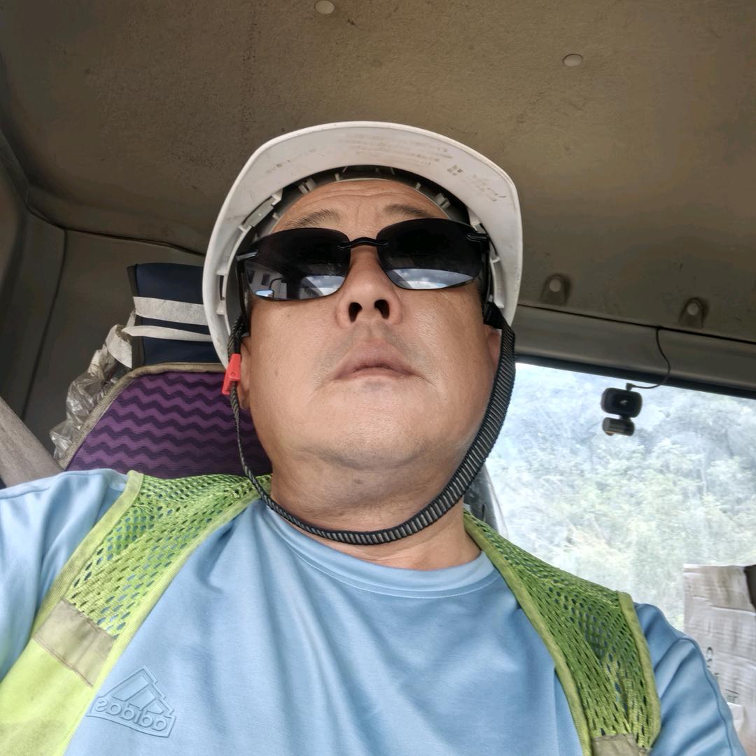 何立华672