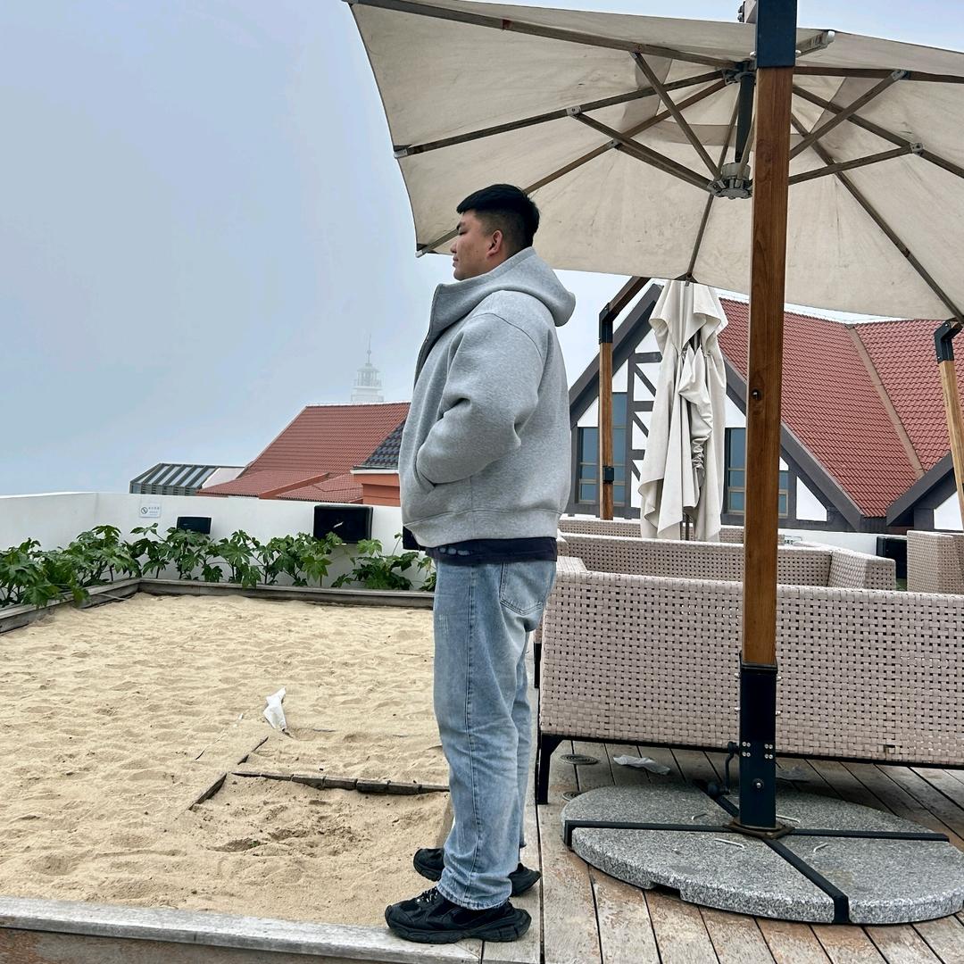 鹏鹏.