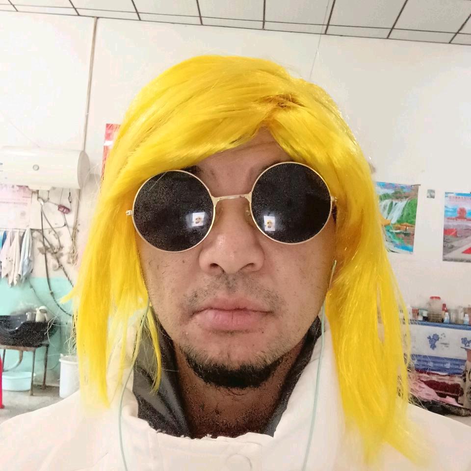 水富宜宾听阿铭弹吉他网红