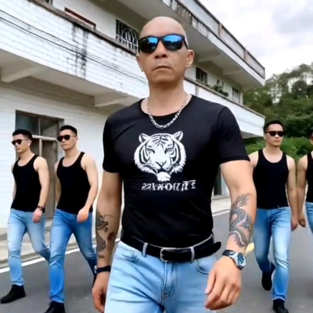 老奕蹦山虎