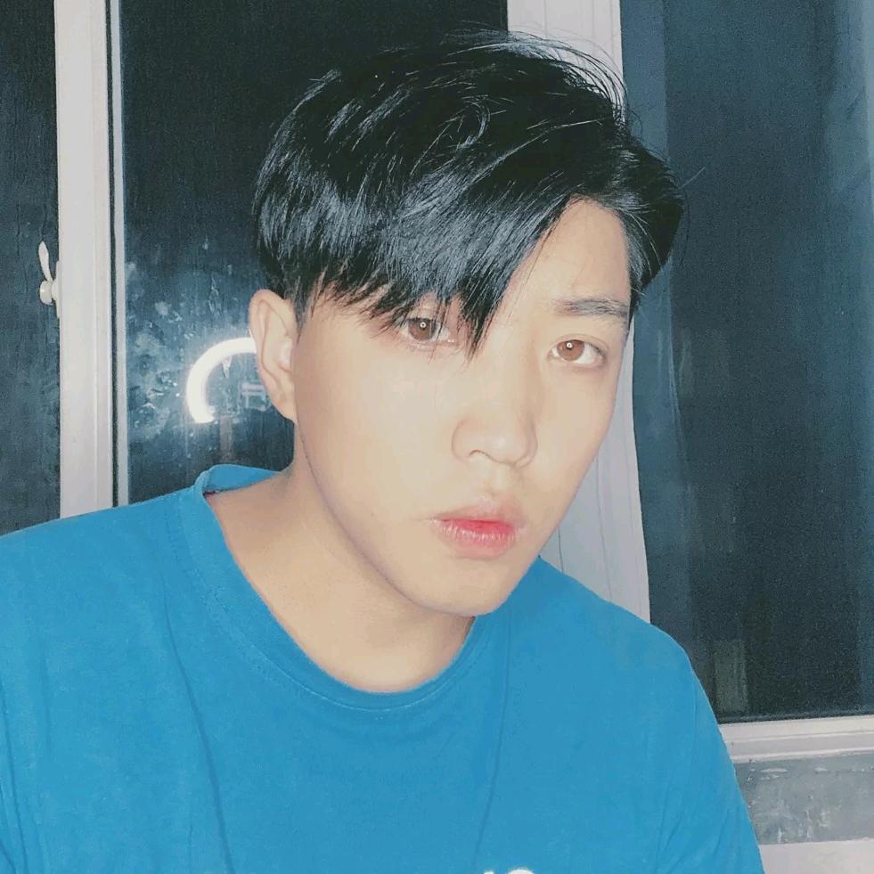 摆摊卖醋的雷子