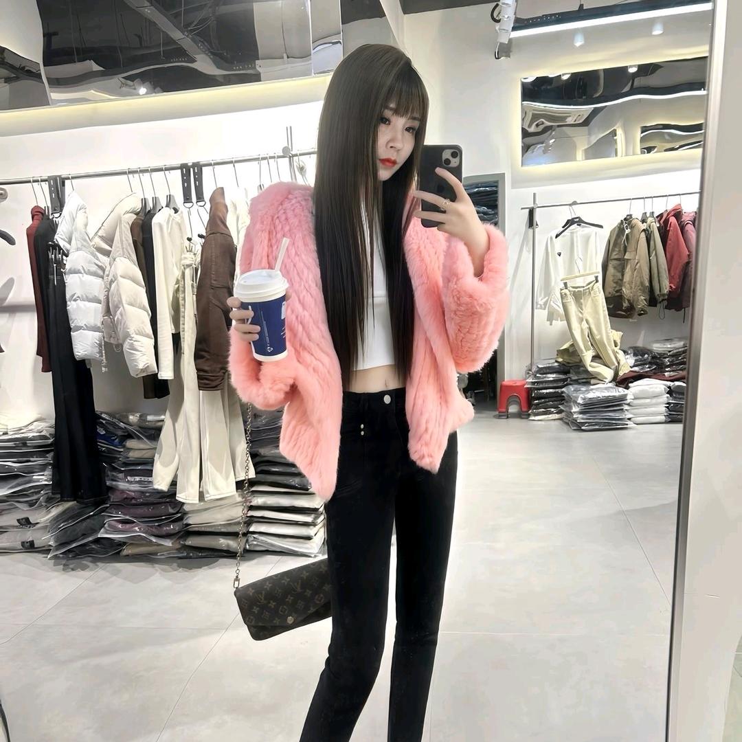 ε(*琼🌸爷)_/ﾟ:･☆