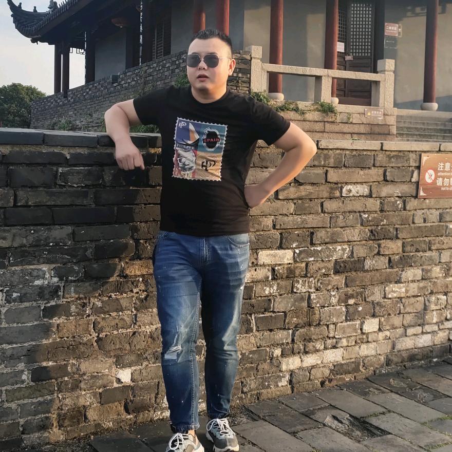 王先生 ，