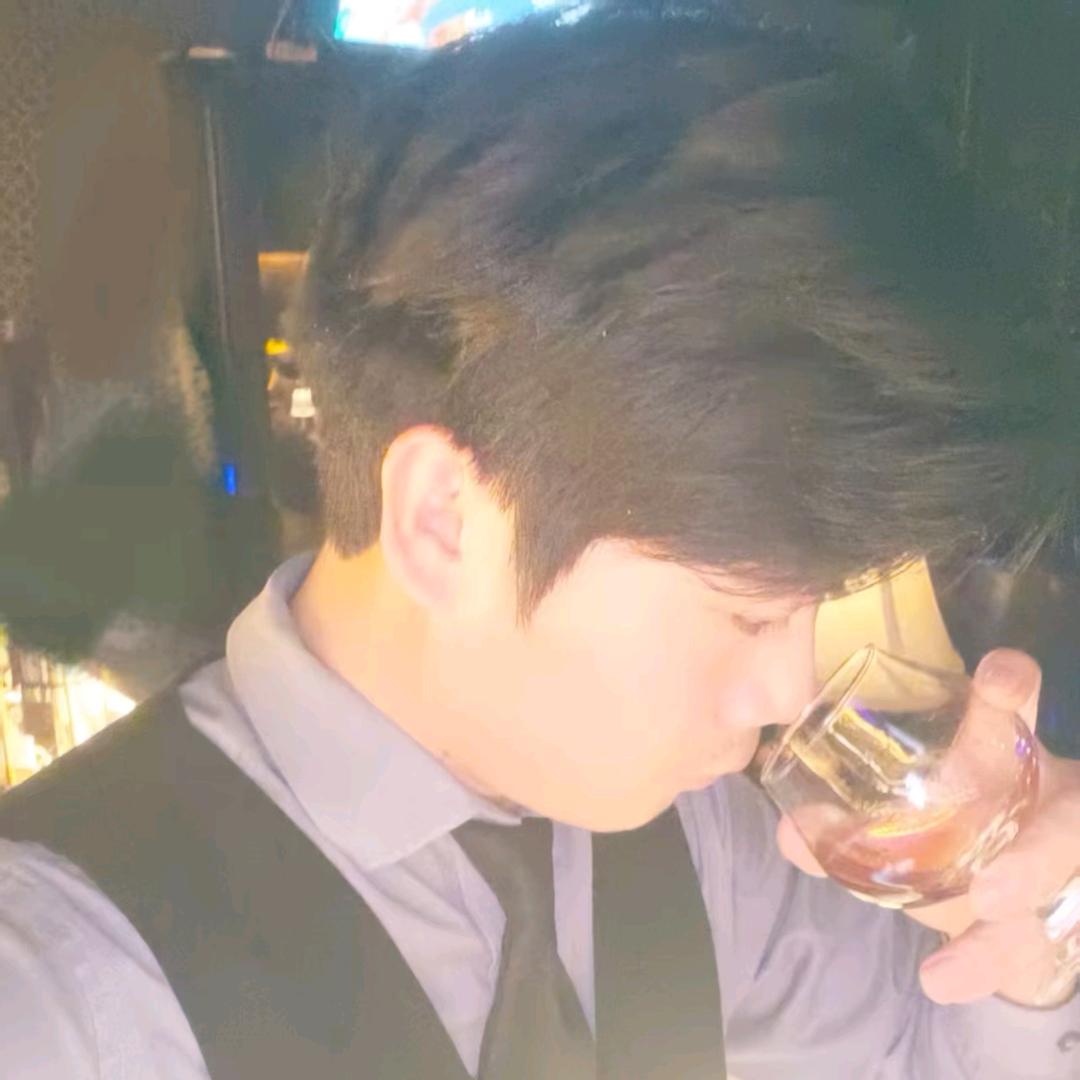 不务正业的调酒师Rafael