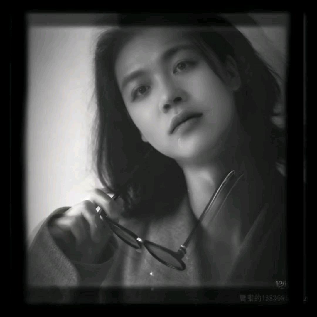 兜里有烟🚬手里有酒