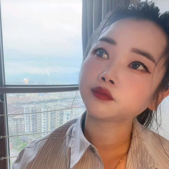 悲伤的女人