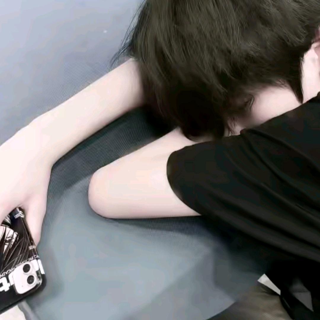 阿乌头像