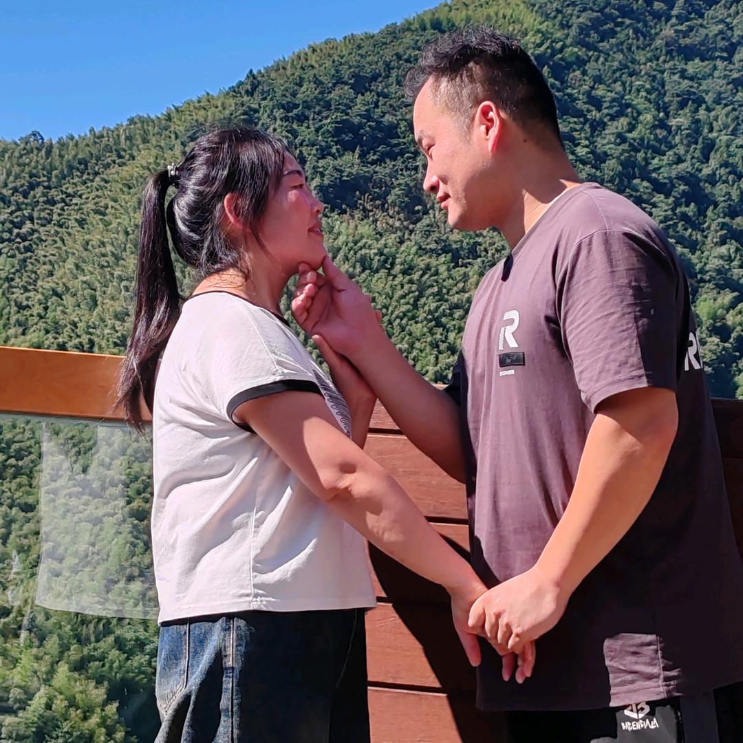 江阴小湖赵阗阗生烫牛肉米线