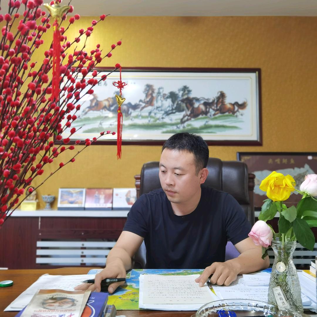 盘锦河蟹大杨哥（开了个小酒吧）