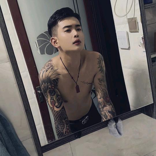 白白.