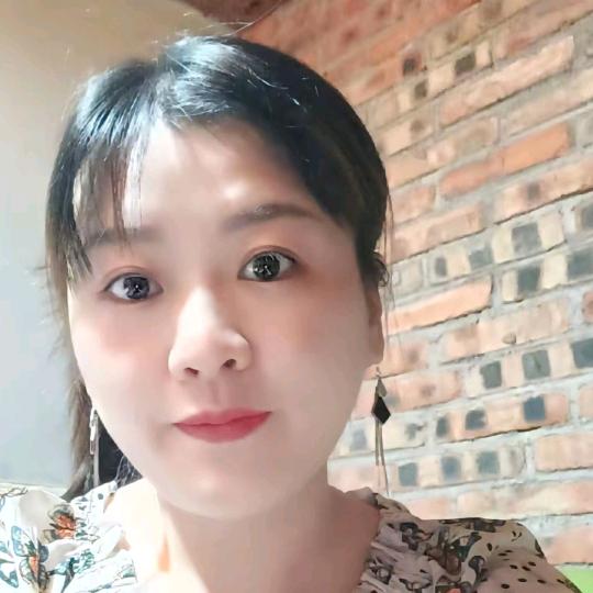 大眼妹