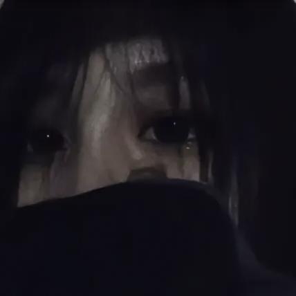 像极了村里的寡妇🤣