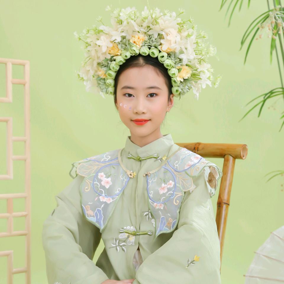 彤晞