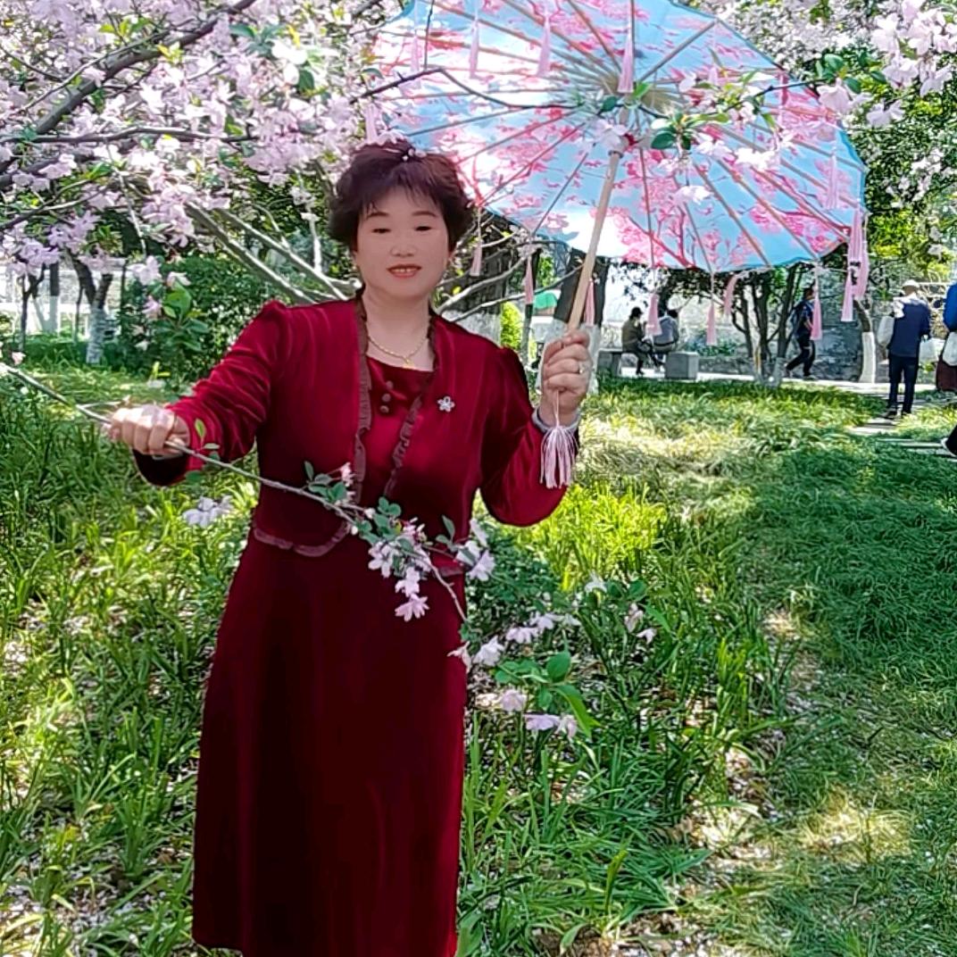 小琴爱唱戏