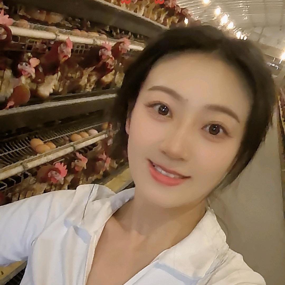 宁宝儿  (在村养鸡🐔)