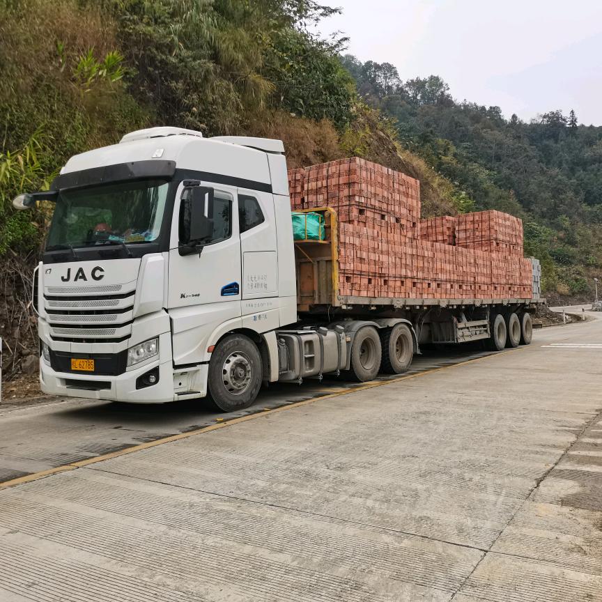 ☜一出生就坐在货车上的男人☞