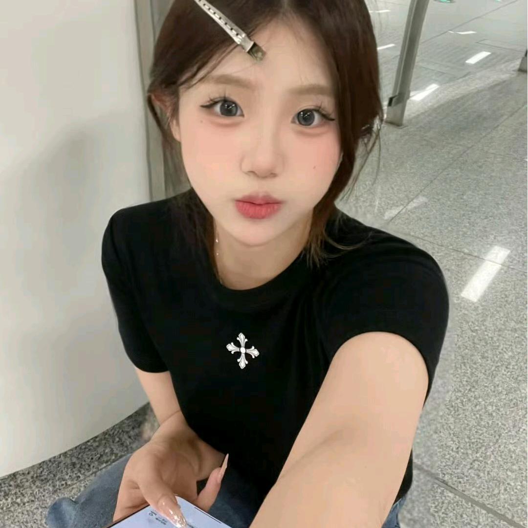 小嘴嘟嘟。