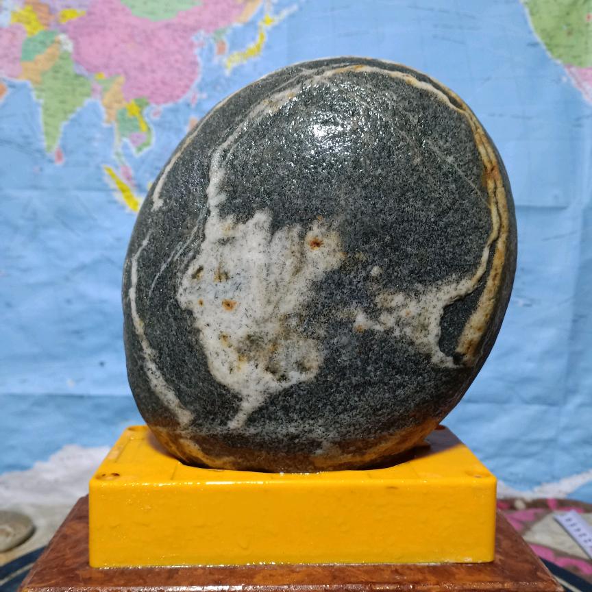 新疆塔河奇石军