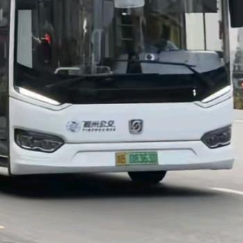 请依次上车