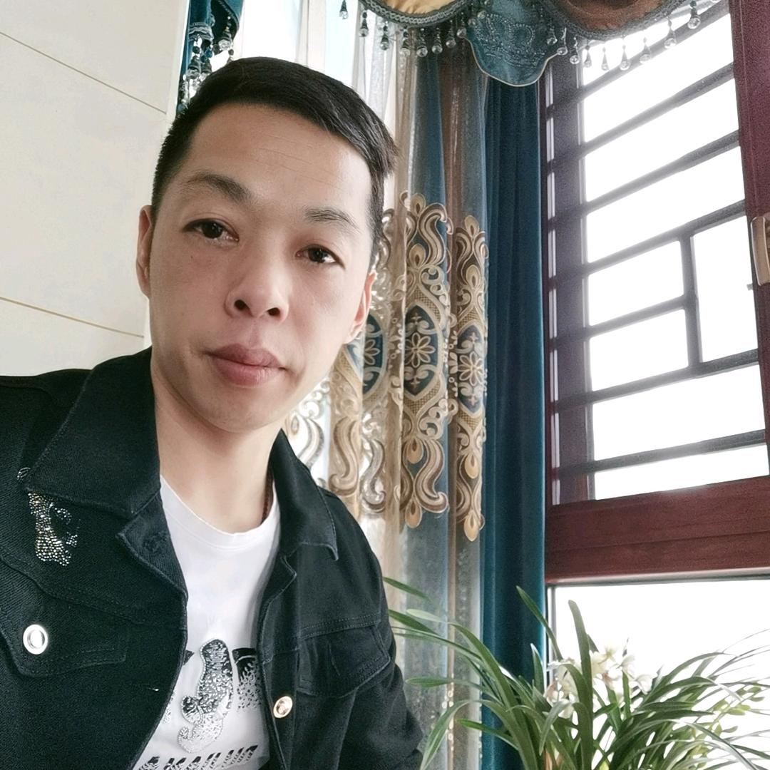 小男孩