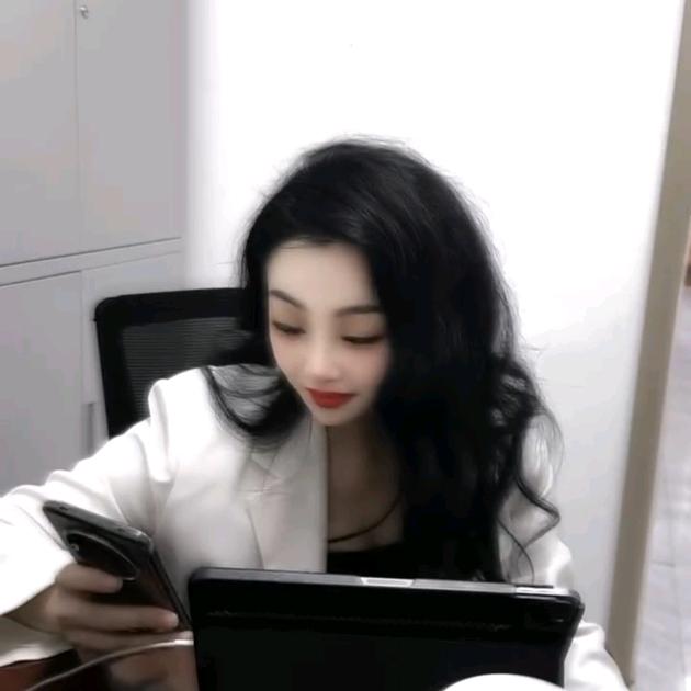 妮可罗曼达可总