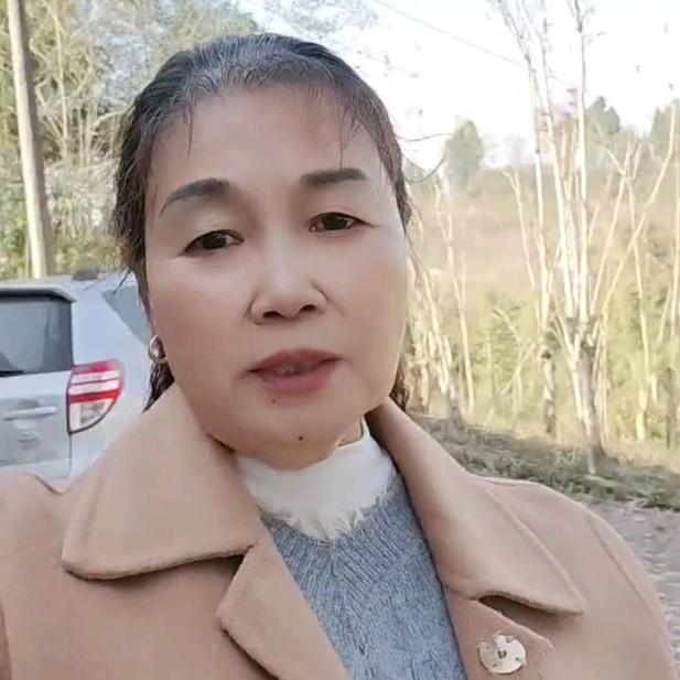 梦兰姐668山歌每天晚上六点一十开播，娱