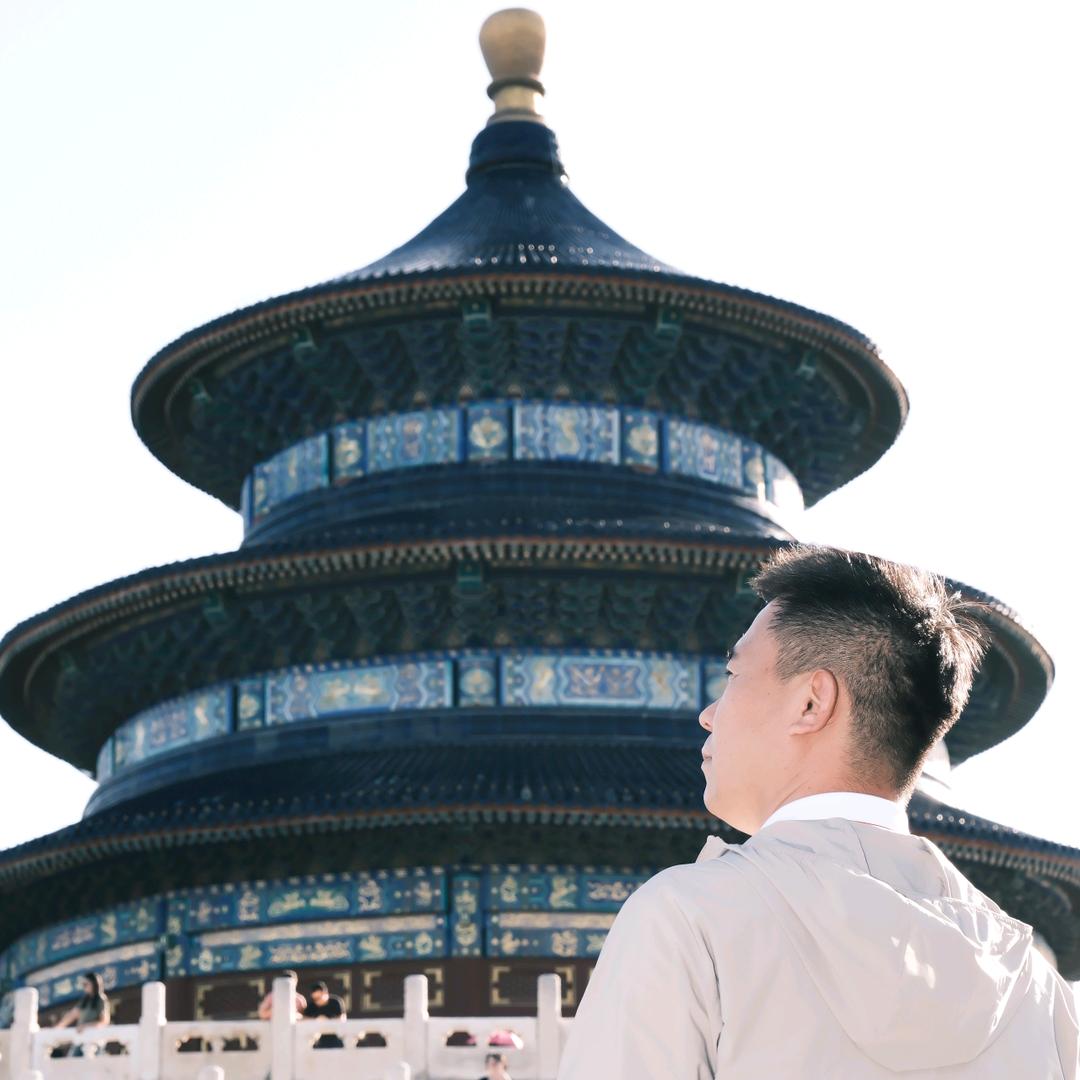 运满乾坤，目有苍穹。