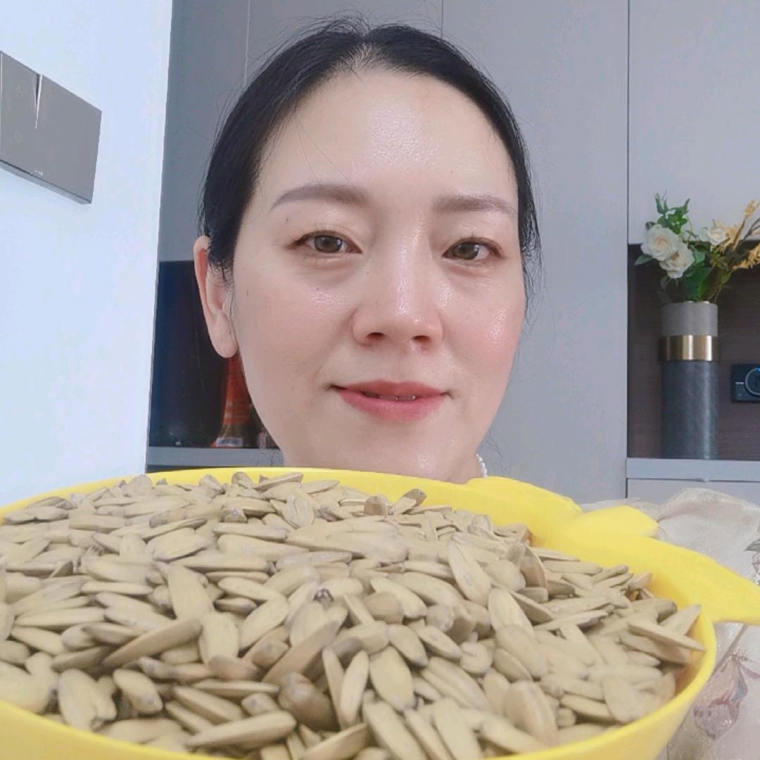 炒货姐爱吃瓜子