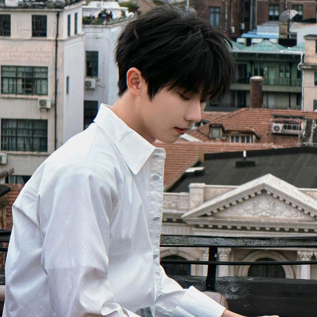 云边有个小卖部