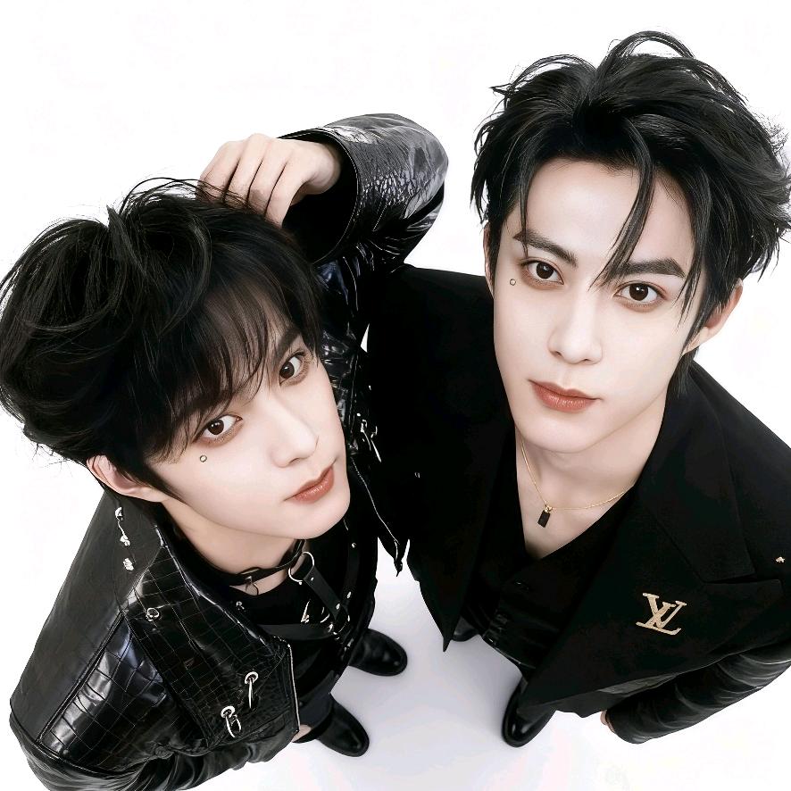 棣耀开心💜🤍