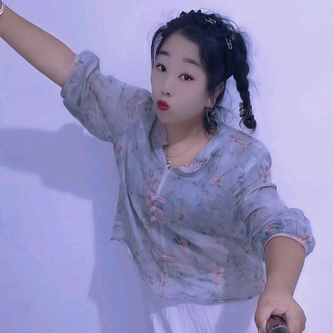 蹲守這段情→NieyaDai